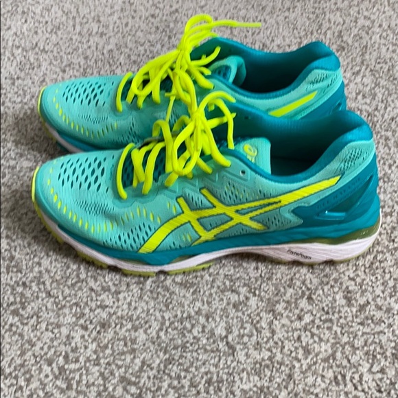 ASICS running shoe - Picture 2 of 7